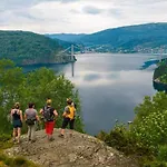 Koselig Vestlandshus Ved Fjorden