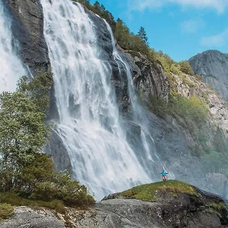 Koselig Vestlandshus Ved Fjorden