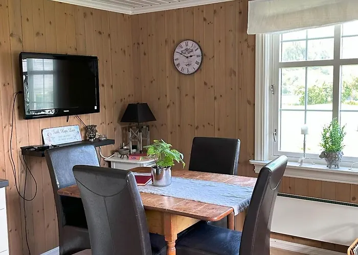 Koselig Vestlandshus Ved Fjorden * Holmedal