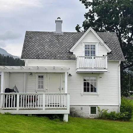 Koselig Vestlandshus Ved Fjorden Casa vacanze Holmedal
