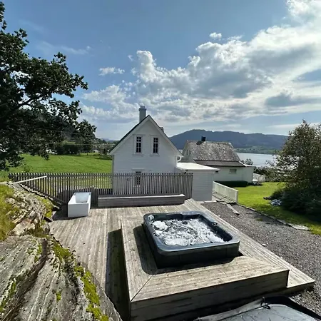 Koselig Vestlandshus Ved Fjorden Casa vacanze