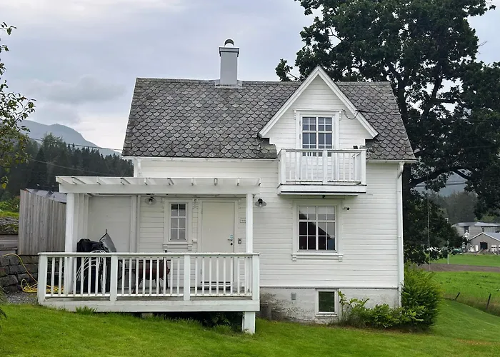 Koselig Vestlandshus Ved Fjorden Casa vacanze Holmedal