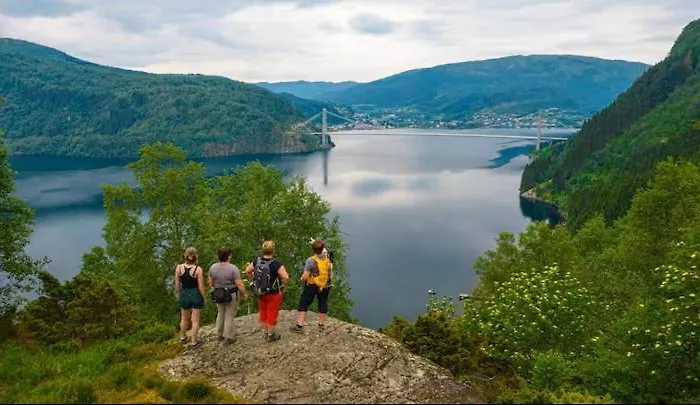 Koselig Vestlandshus Ved Fjorden