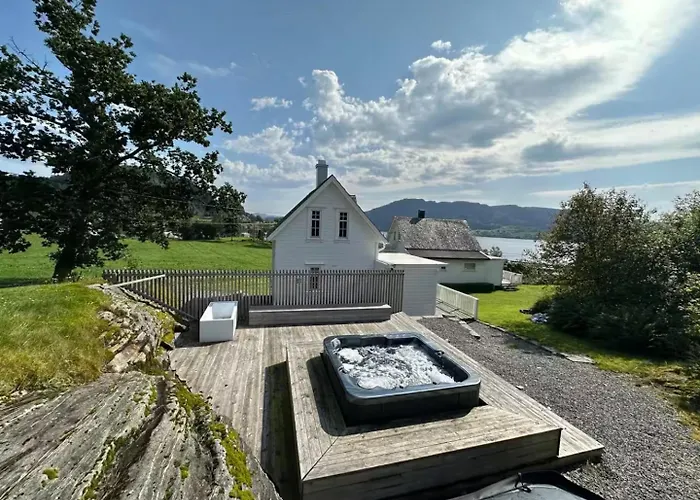 Koselig Vestlandshus Ved Fjorden Casa vacanze